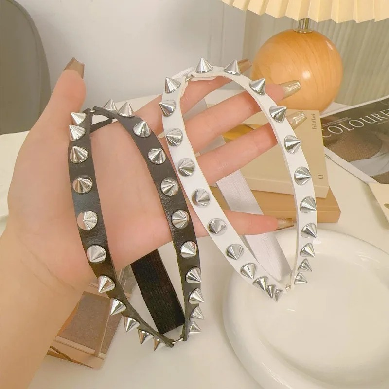 Double Row Cone Spike Leg Gart - Body Jewelry For Sale review and price